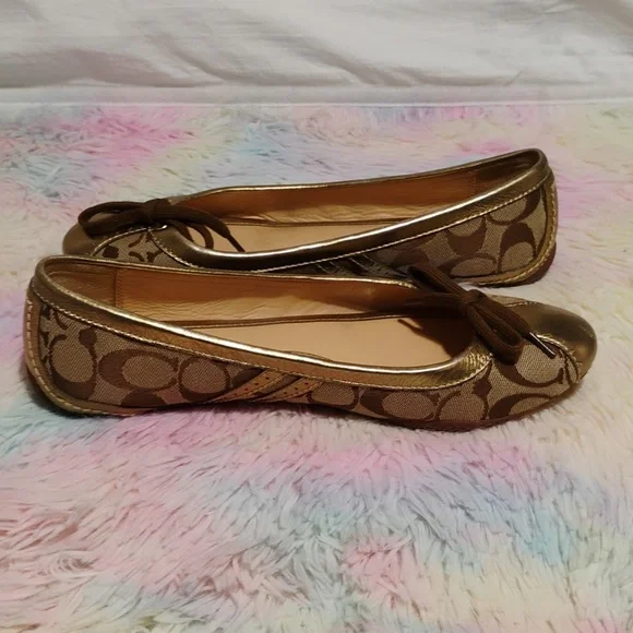 Coach Ballet Flats W Gold Detail Sz.8M They can fit 8.5 Like New (X-100 CRATE) - Picture 8 of 15